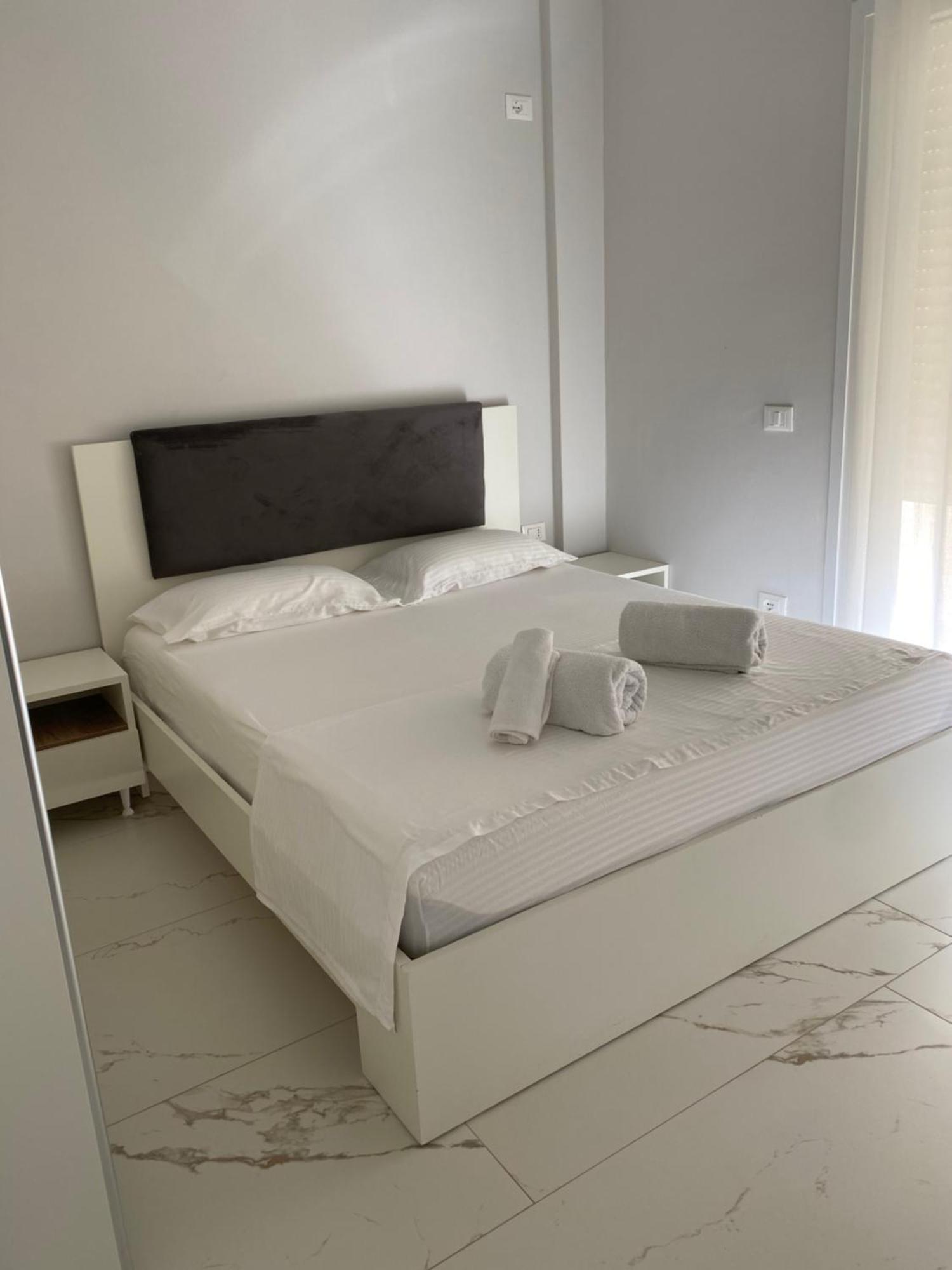 Edan Apartments Vlorë Extérieur photo